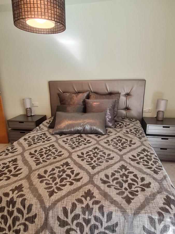 Elegant 2-Bedroom Apartment In Benidorm With Private Pool And Scenic Garden Views 卡拉德费斯特拉特 外观 照片