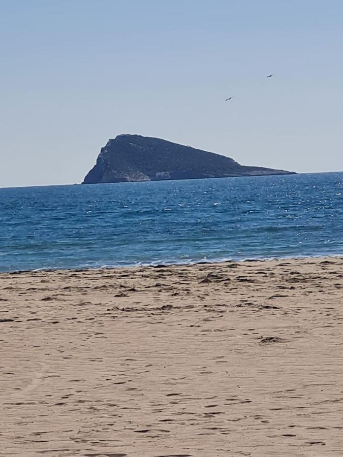 Elegant 2-Bedroom Apartment In Benidorm With Private Pool And Scenic Garden Views 卡拉德费斯特拉特 外观 照片