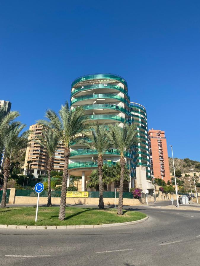 Elegant 2-Bedroom Apartment In Benidorm With Private Pool And Scenic Garden Views 卡拉德费斯特拉特 外观 照片