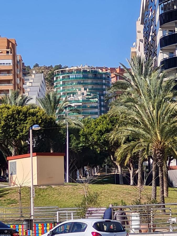 Elegant 2-Bedroom Apartment In Benidorm With Private Pool And Scenic Garden Views 卡拉德费斯特拉特 外观 照片
